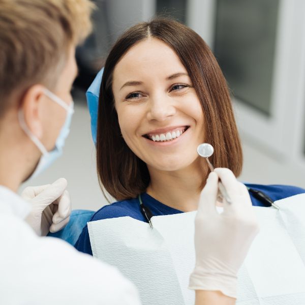 O Que é o Tratamento Periodontal e Como ele Pode Salvar seu Sorriso.